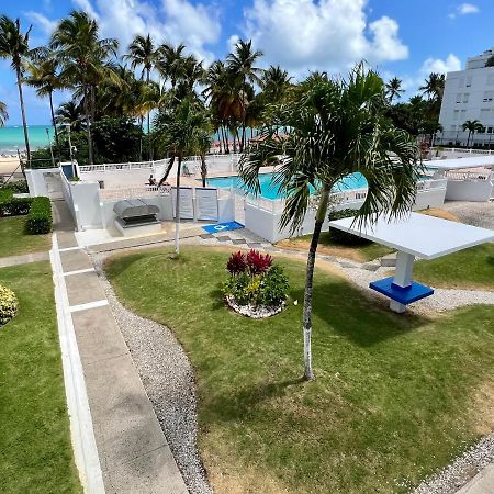 Hobie Oceanfront apartment at Isla Verde San Juan Buitenkant foto