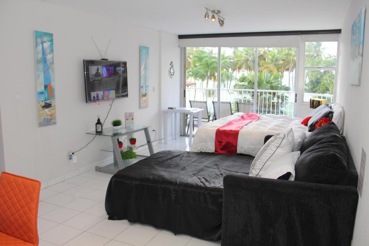 Hobie Oceanfront apartment at Isla Verde San Juan Buitenkant foto