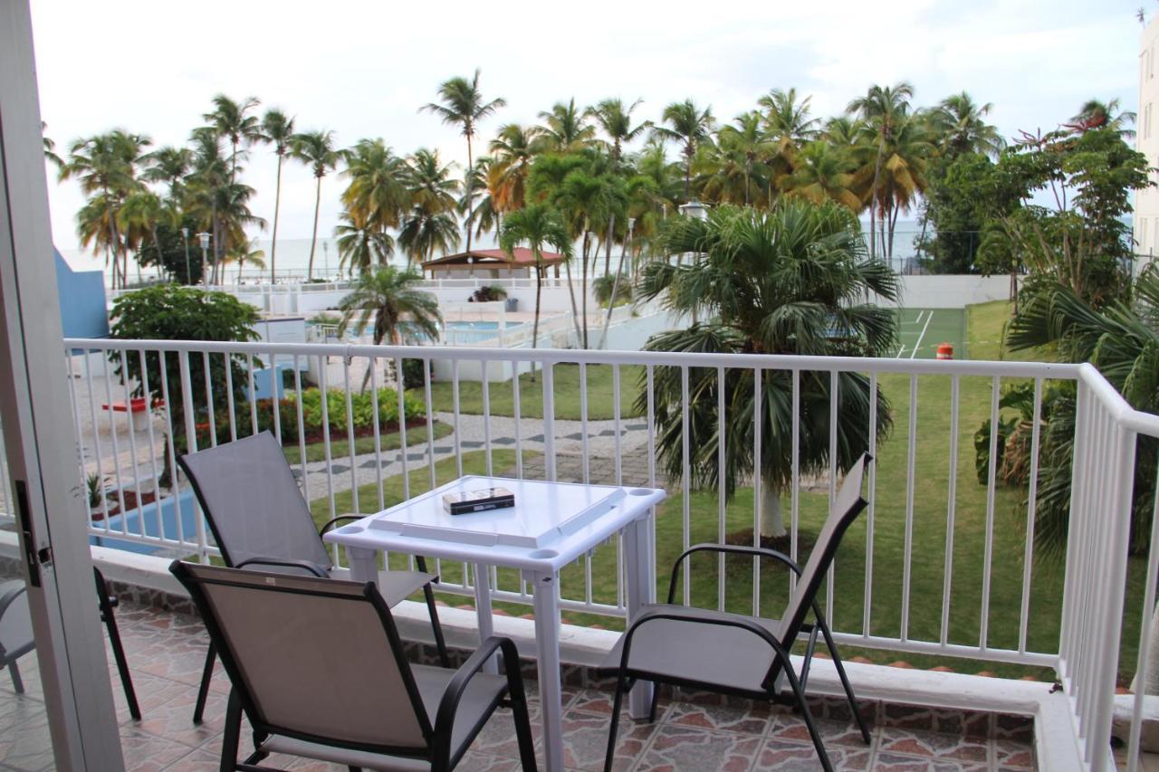 Hobie Oceanfront apartment at Isla Verde San Juan Buitenkant foto