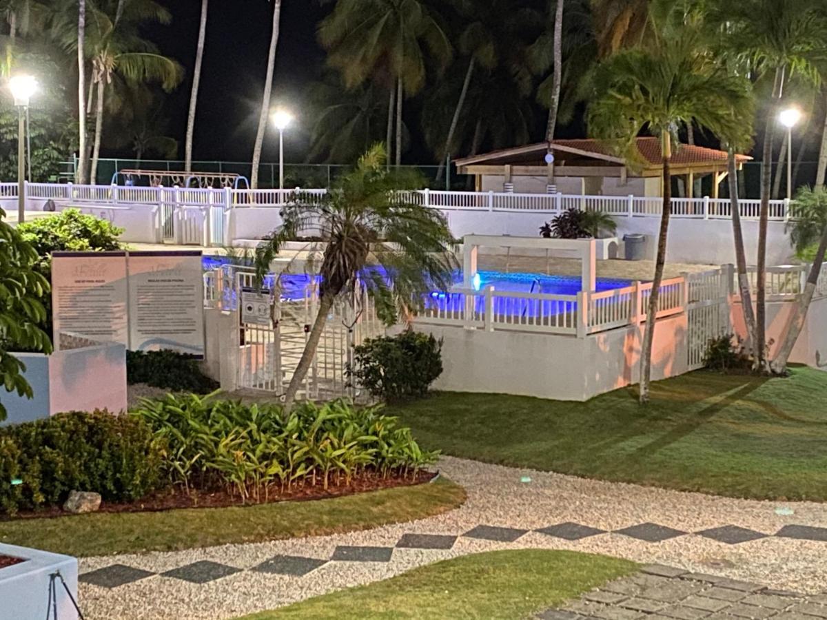 Hobie Oceanfront apartment at Isla Verde San Juan Buitenkant foto