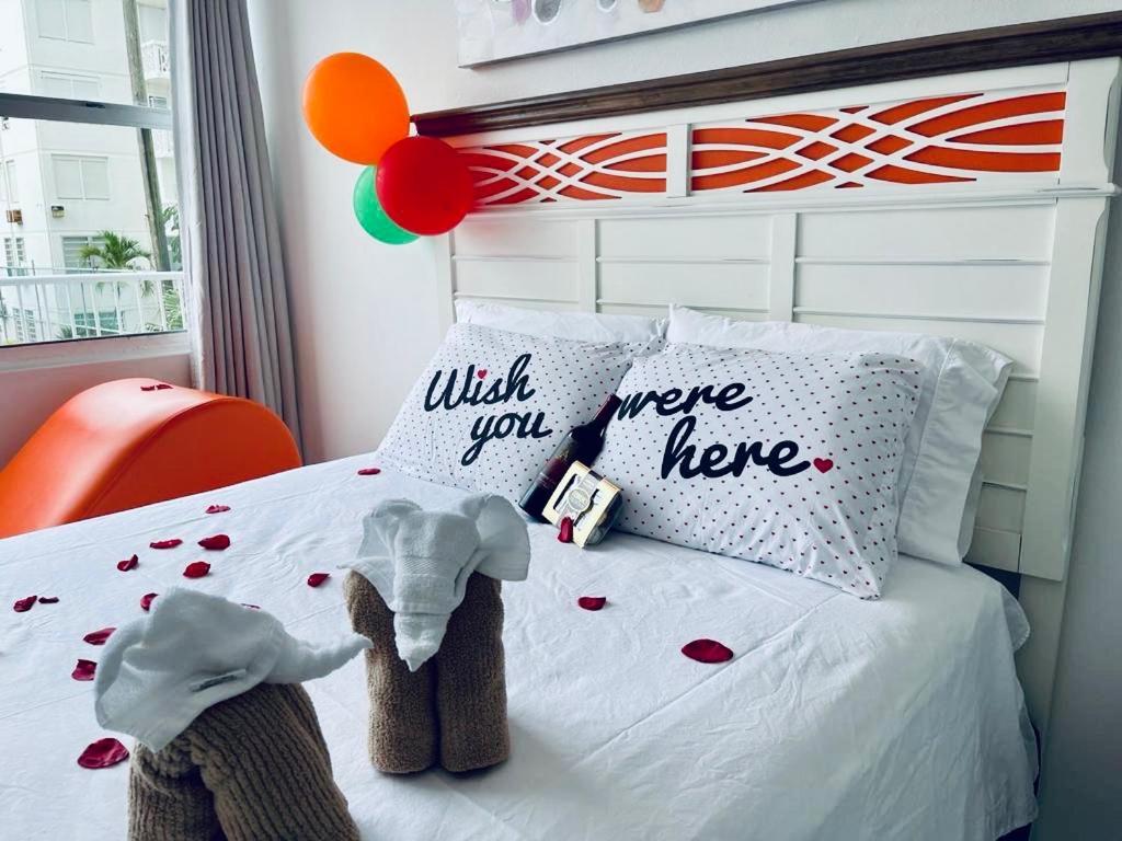 Hobie Oceanfront apartment at Isla Verde San Juan Buitenkant foto