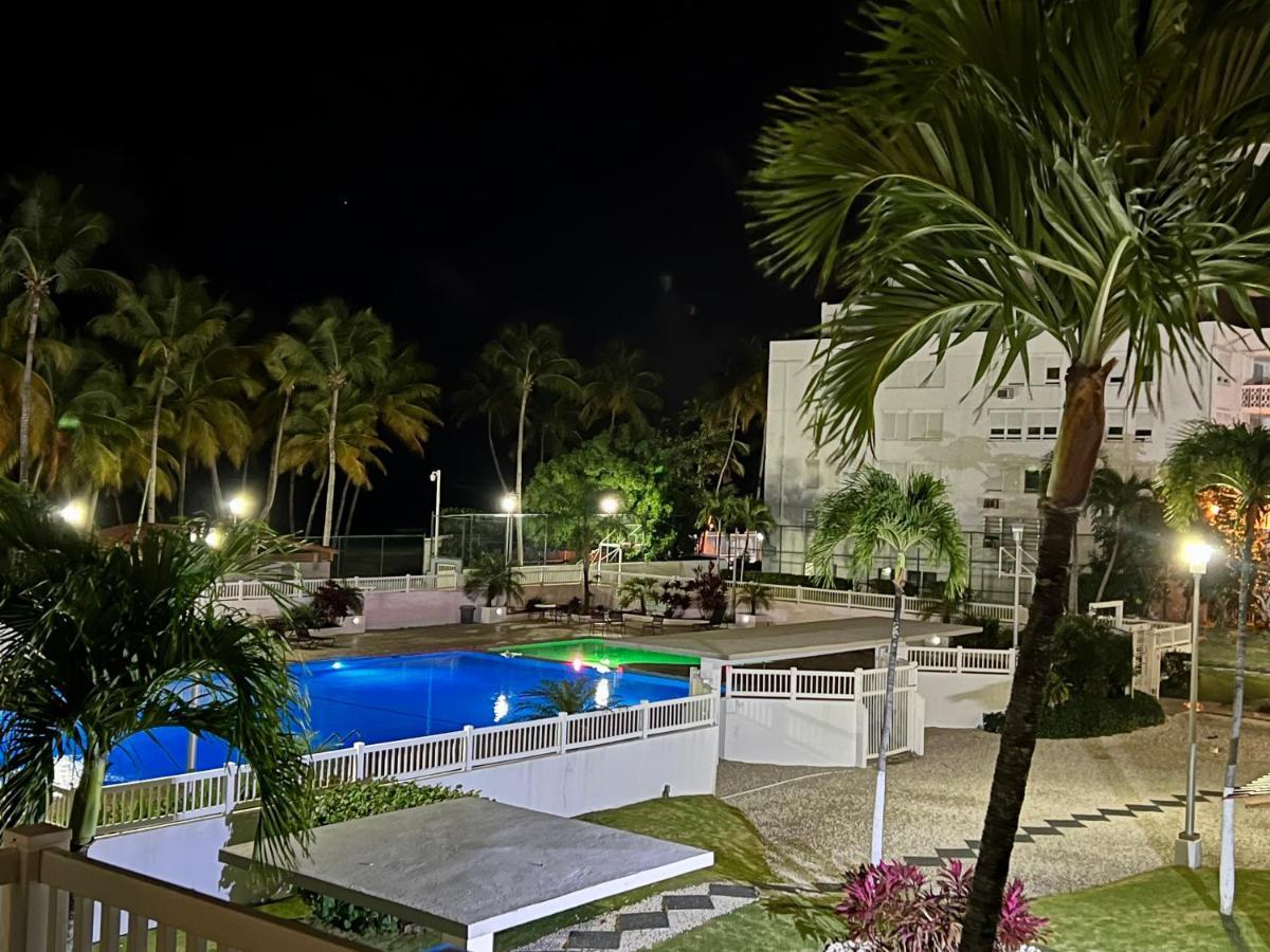 Hobie Oceanfront apartment at Isla Verde San Juan Buitenkant foto