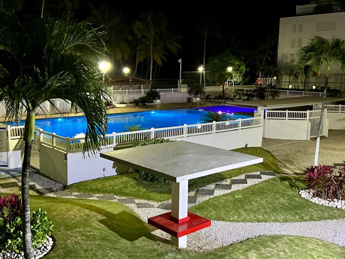 Hobie Oceanfront apartment at Isla Verde San Juan Buitenkant foto
