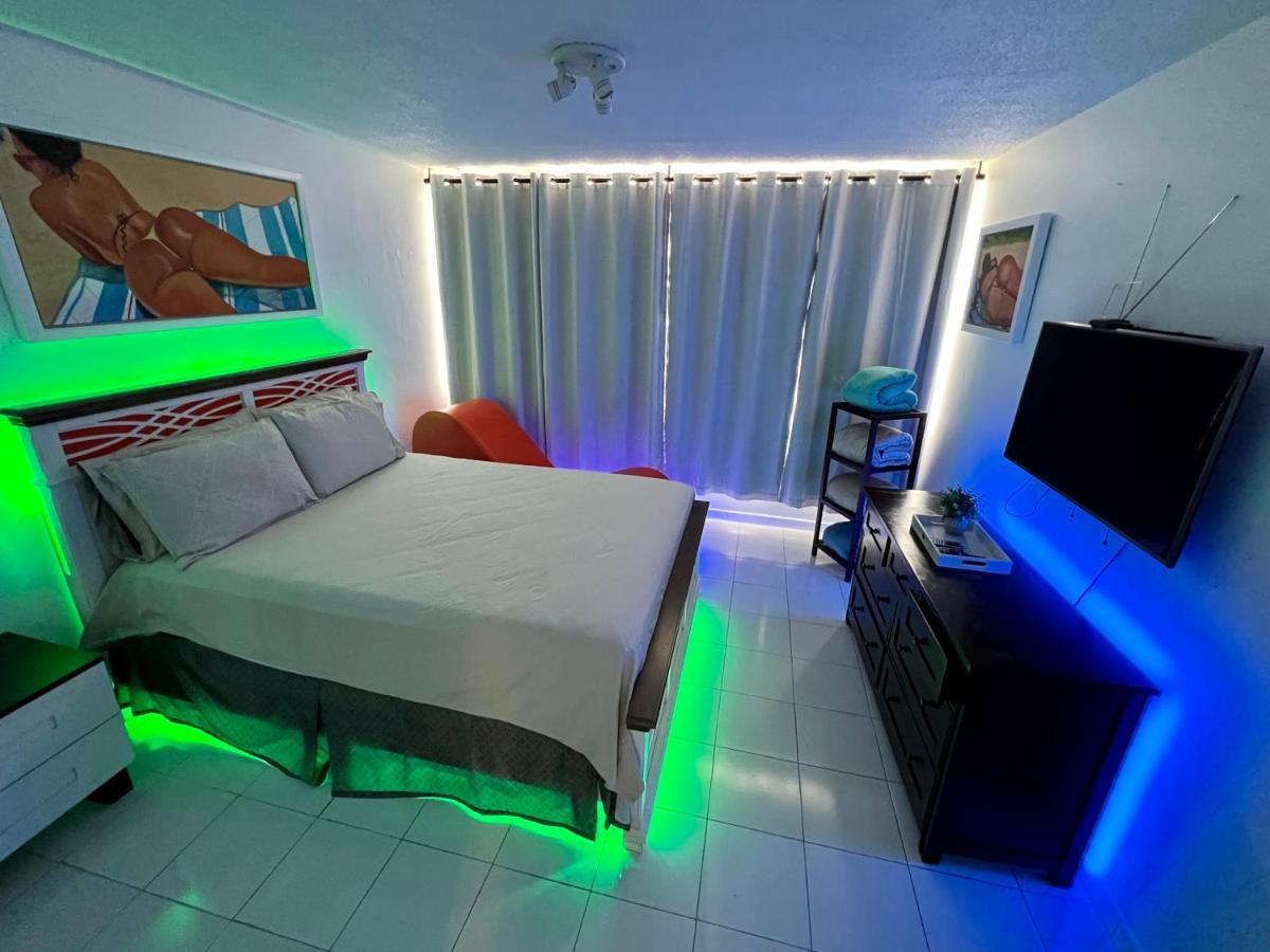 Hobie Oceanfront apartment at Isla Verde San Juan Buitenkant foto