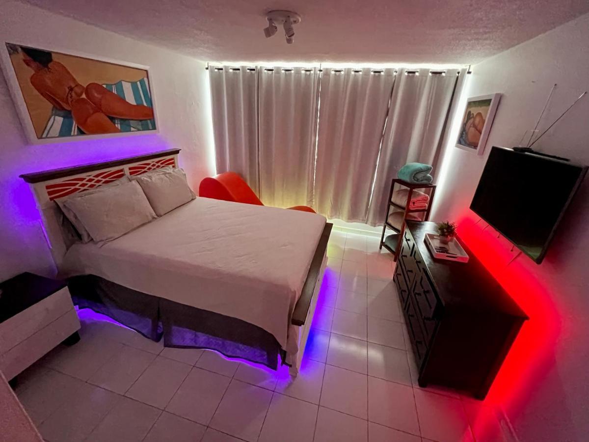 Hobie Oceanfront apartment at Isla Verde San Juan Buitenkant foto