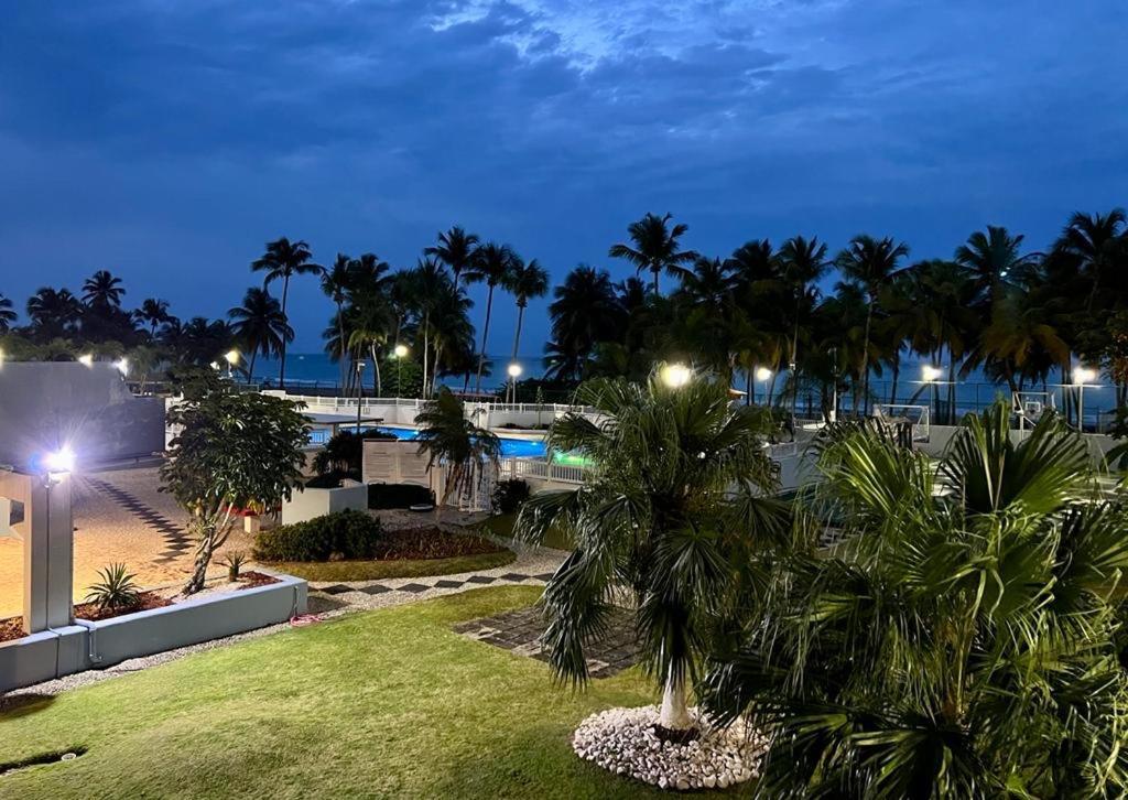 Hobie Oceanfront apartment at Isla Verde San Juan Buitenkant foto