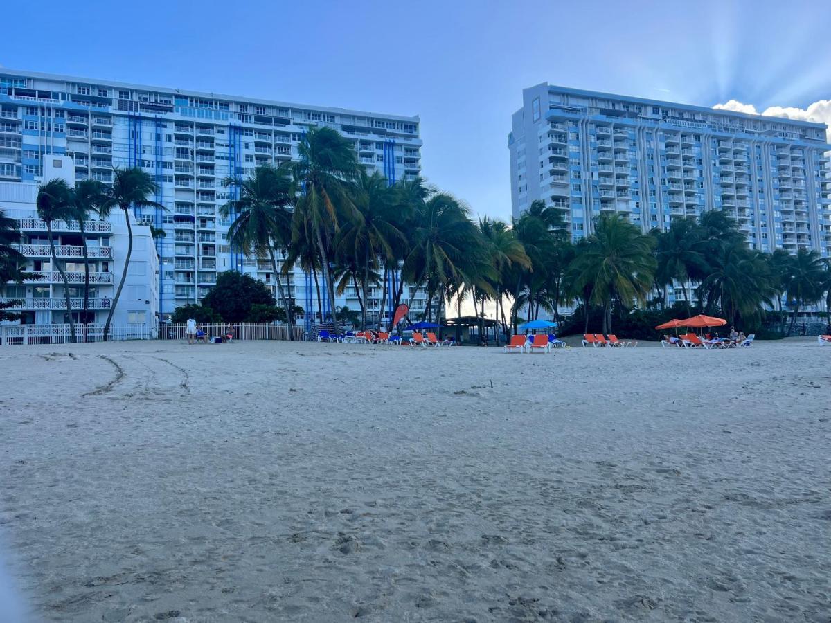 Hobie Oceanfront apartment at Isla Verde San Juan Buitenkant foto