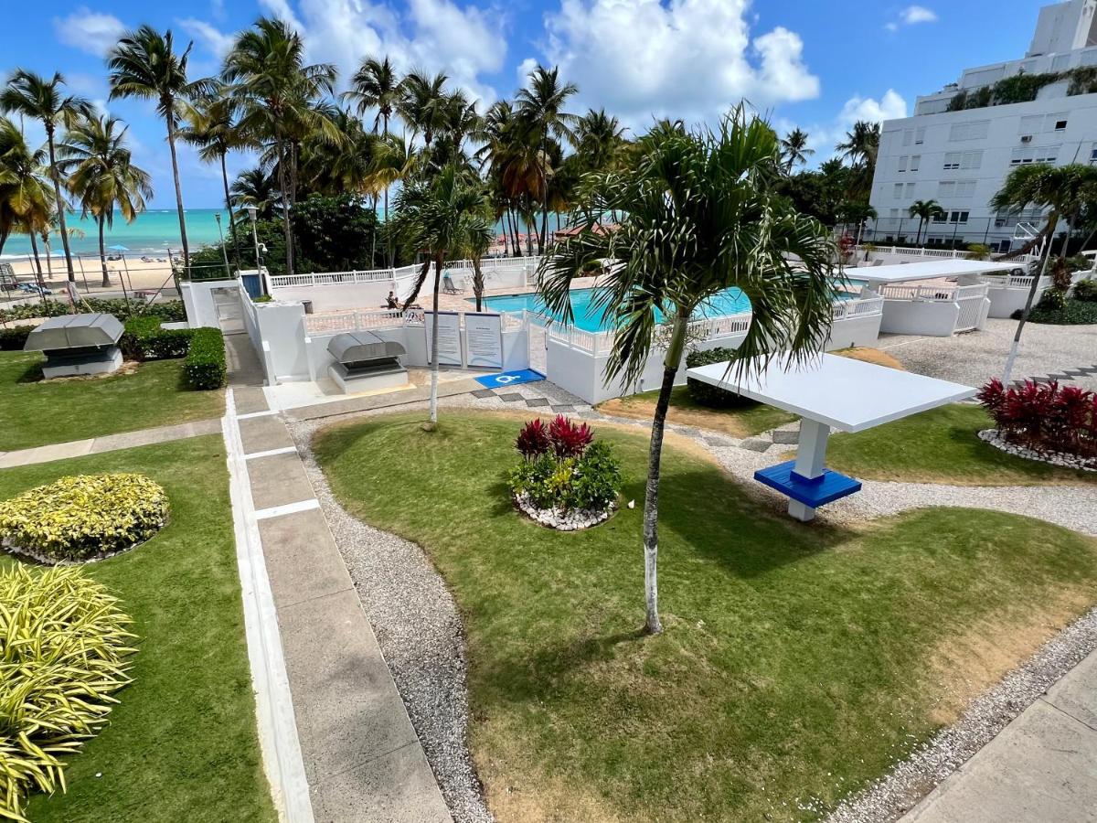 Hobie Oceanfront apartment at Isla Verde San Juan Buitenkant foto
