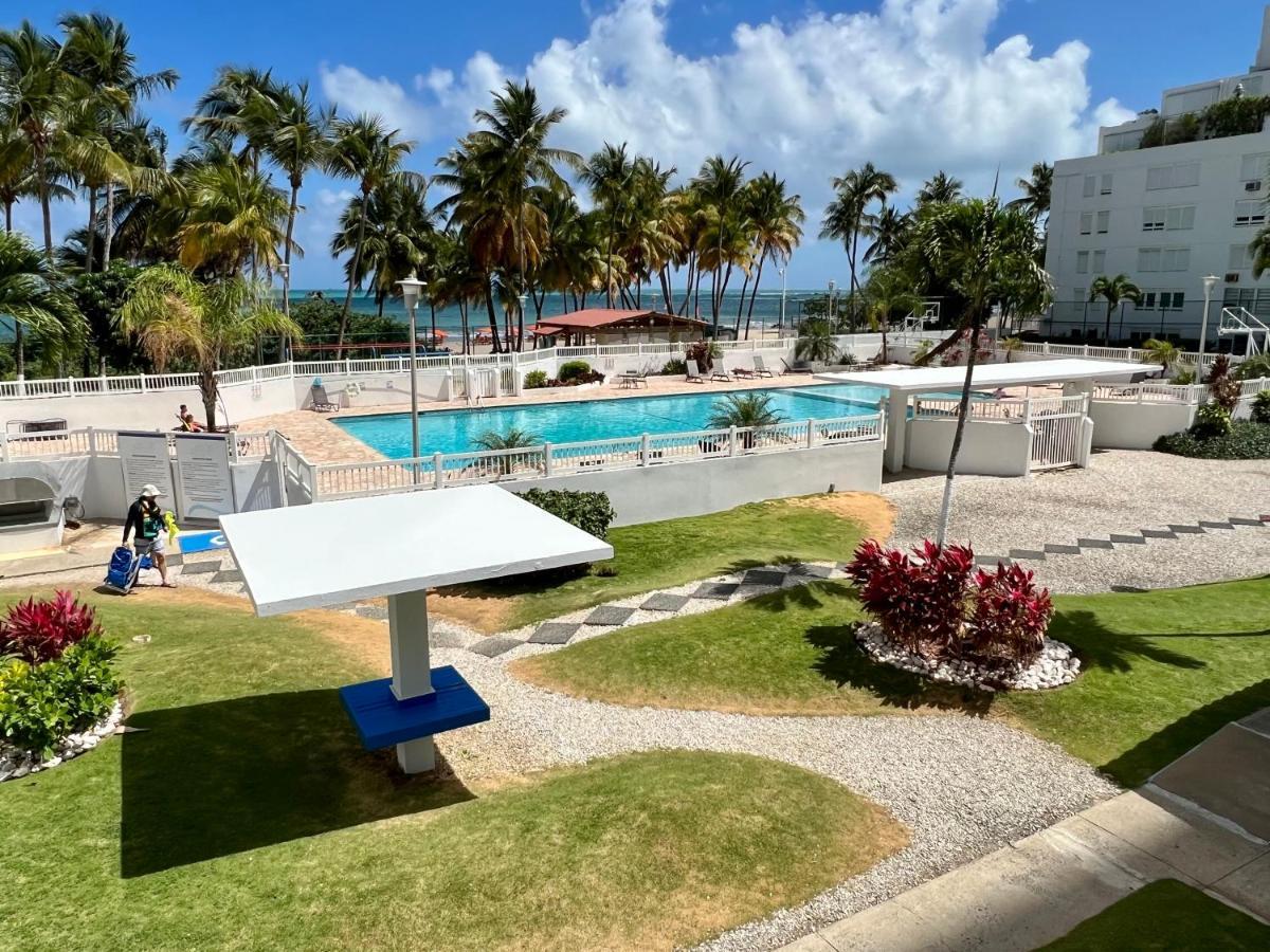 Hobie Oceanfront apartment at Isla Verde San Juan Buitenkant foto